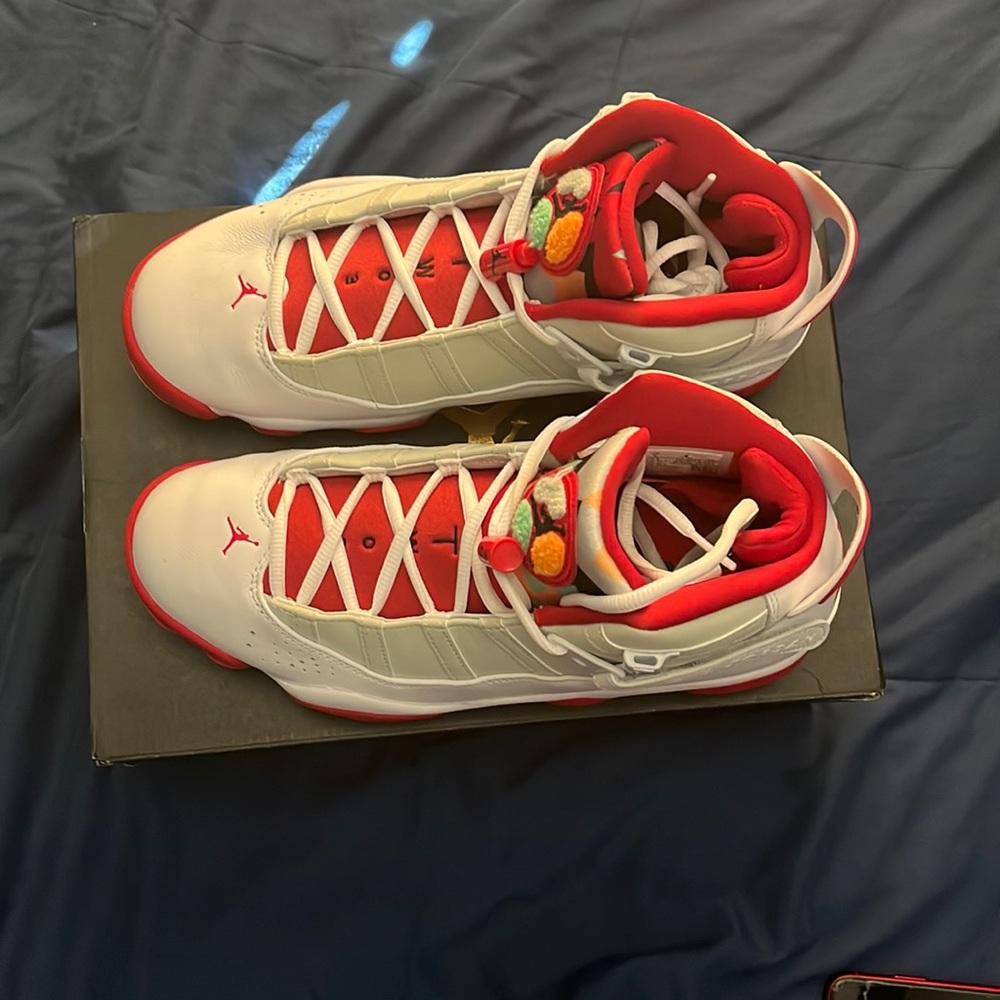 I am selling my Jordan ring 6’s